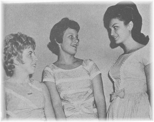 Peggy Leonard, a fan, & Carole Scaldeferri